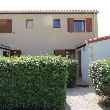 Casa de Férias Maisonnette Cosy Avec Terrasse, Jardin, Piscine Et Parking Privé, à 1 Km De La - 5 Pers. - Fr-1-529-208 *